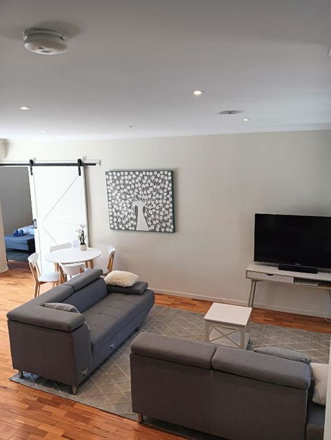 Coastal Comforts - Hobart Tourism 0