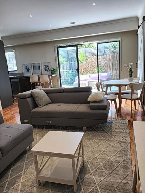 Coastal Comforts - Hobart Tourism 2