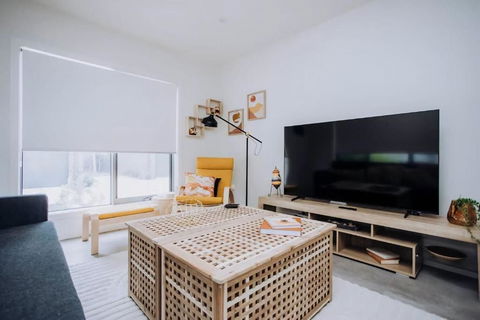 Coastal Family Oasis Beachside Stay - Hobart Tourism 4