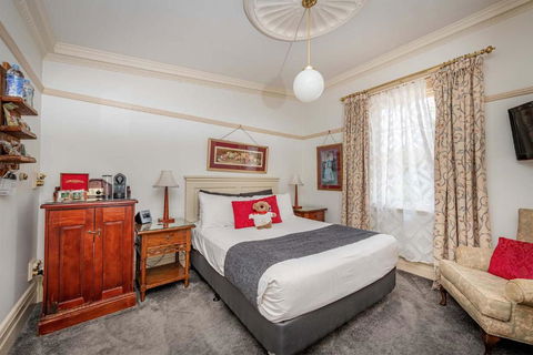 Cobb & Co Court Boutique Hotel - Hobart Tourism 3