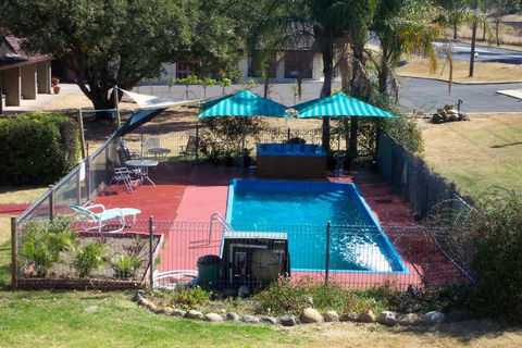 Colonial Inn Motel - Hobart Tourism 0