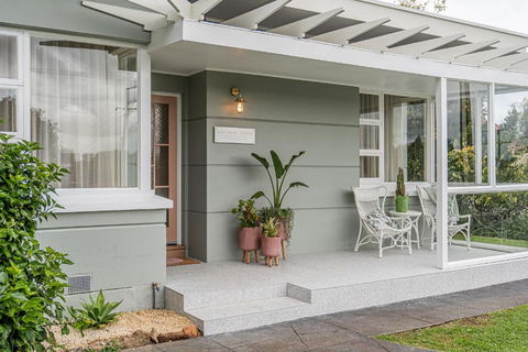 Coltrane House -Luxury Getaway - Hobart Tourism 0