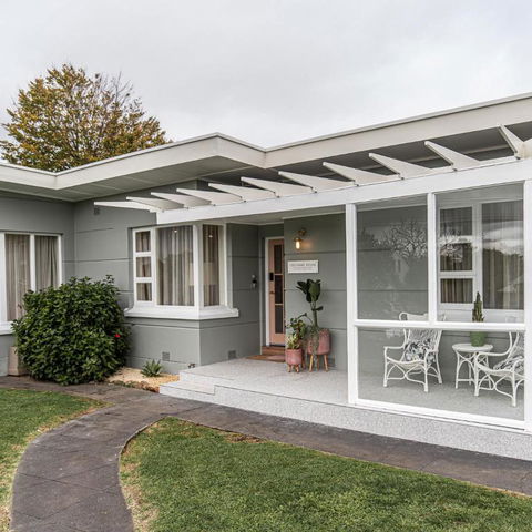 Coltrane House -Luxury Getaway - Hobart Tourism 1