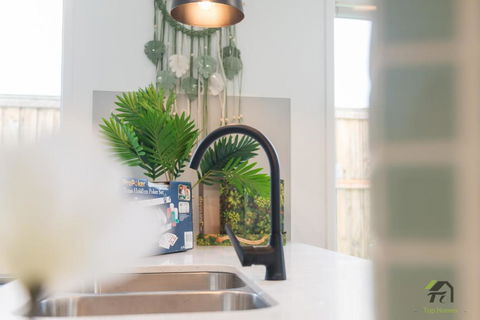 Cozy&Luminous 4-bedroom House - Hobart Tourism 3