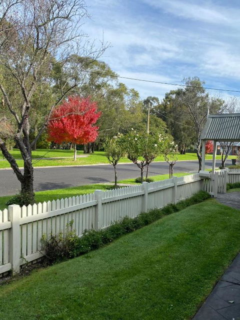 Creek Cottage Bed And Breakfast Traralgon - Tourism TAS 3