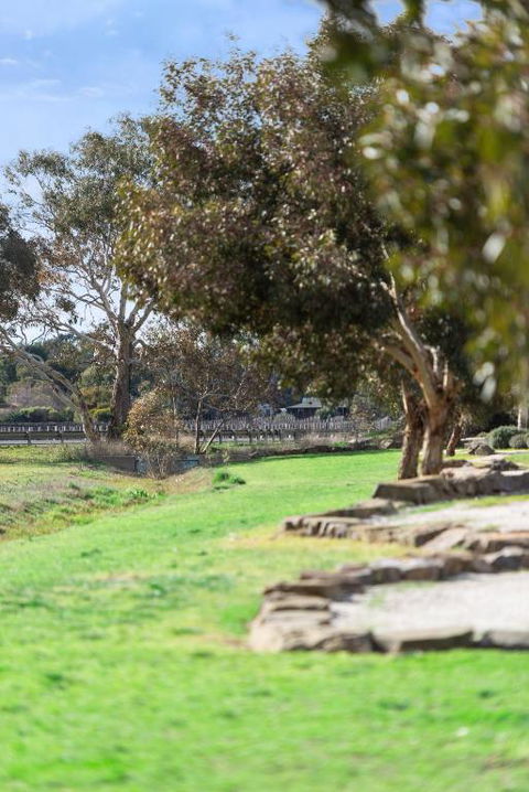 Crimson Ridge - Wines, Vines And Dine - Hobart Tourism 4