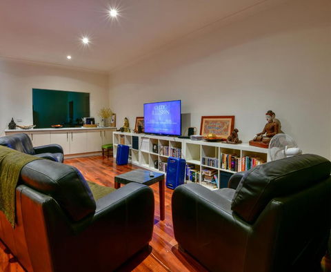 Crossroads Ecomotel - Tourism TAS 4