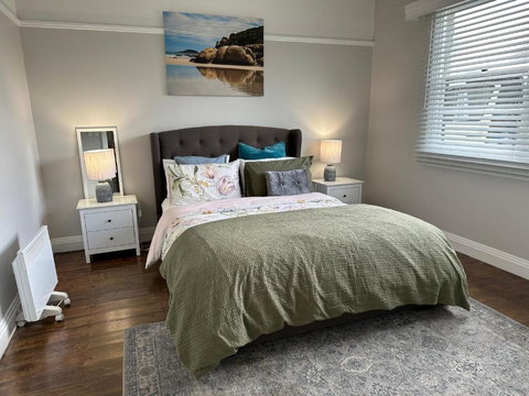 Daisy Cottage On Duke 3BR - Hobart Tourism 0