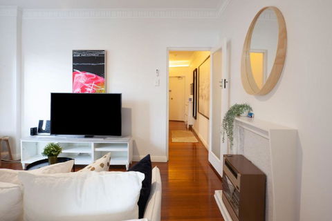 Deco Amour, Bellevue Hill Isyd - Hobart Tourism 1