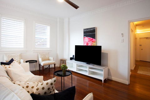 Deco Amour, Bellevue Hill Isyd - Hobart Tourism 0