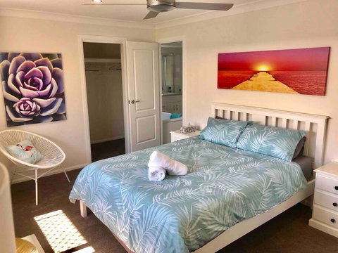 DELUXE Escape! Central, NEW & Spacious 3 Bed - Tourism TAS 2