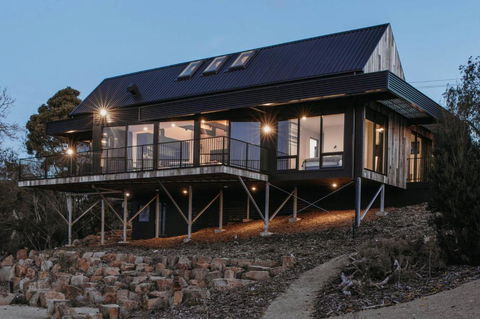 Deviot Boat House - Hobart Tourism 0