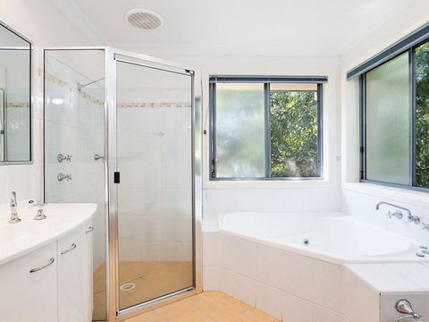 27a Christmas Bush Avenue - Wifi, Aircon, Close To Dutchies Beach - Hobart Tourism 3