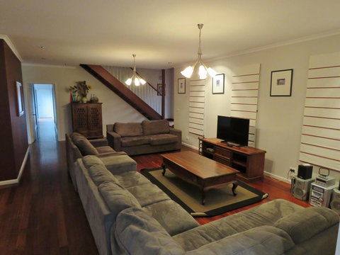 29 Church St, Cowes - Large Holiday House Close To Shops And Beach - Hobart Tourism 1