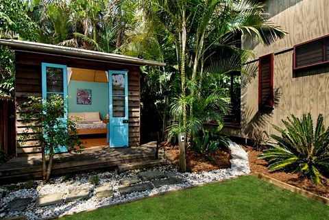 2b Manfred St - The Wave House - Hobart Tourism 2
