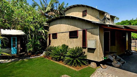 2b Manfred St - The Wave House - Hobart Tourism 0