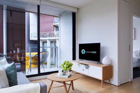 2BR Apt With Yarra River Views & Parking - Tourism TAS 3