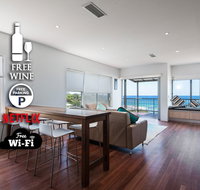 2BR Coolum Beachfront  180 Views  Wine Netflix - Tourism TAS