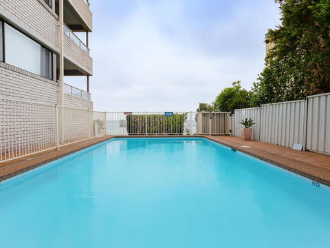 3 'Bangalee' 41 Soldiers Point Rd - Fantastic Waterfront Unit With Pool, WIFI & Chromecast - Hobart Tourism 1