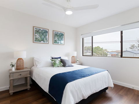 3 'Bangalee' 41 Soldiers Point Rd - Fantastic Waterfront Unit With Pool, WIFI & Chromecast - Hobart Tourism 3
