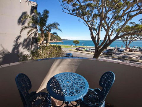 3 'COLUMBIA', 12 COLUMBIA CLOSE - LARGE UNIT WITH FANTASTIC WATER VIEWS - Hobart Tourism 0