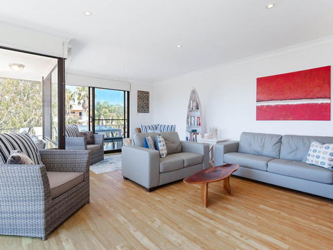 3 'ENDEAVOUR', 13 ONDINE CL - LARGE THREE BEDROOM UNIT WITH FILTERED WATER VIEWS - Hobart Tourism 2