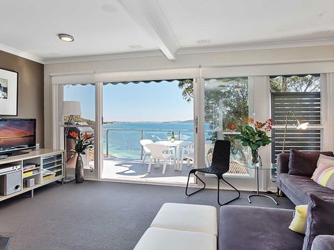 3 'Sebastapol' 66 Thurlow Avenue - Gorgeous Unit Overlooking Dutchies Beach - Hobart Tourism 2