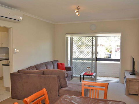 3 'Silvana Court', 26 Ajax Avenue - Neat Unit With Air Conditioning - Hobart Tourism 2