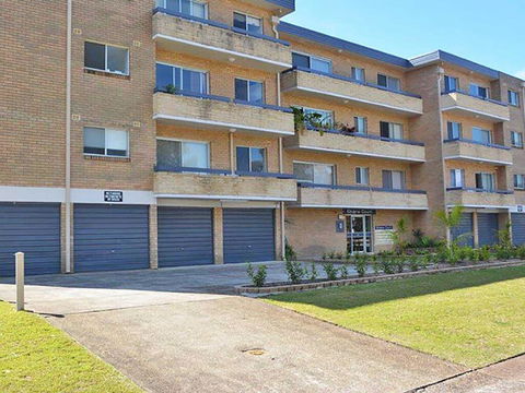 3 'Silvana Court', 26 Ajax Avenue - Neat Unit With Air Conditioning - Hobart Tourism 0