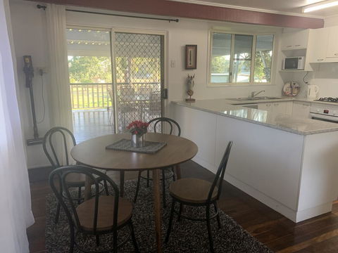 3 Bedroom Apartment - Hobart Tourism 2