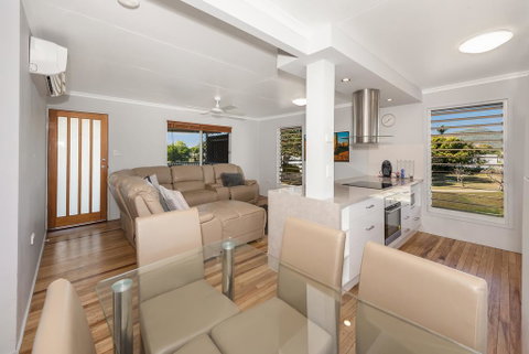 3 Bedroom Renovated Home - Tourism TAS 2