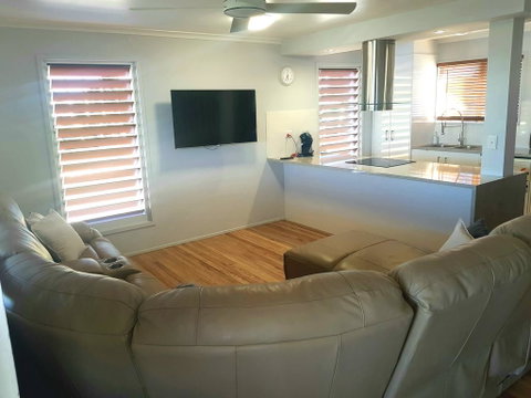 3 Bedroom Renovated Home - Tourism TAS 3