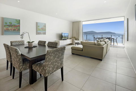 3 Bedroom Ultimate Luxury Waterfront - Hobart Tourism 3