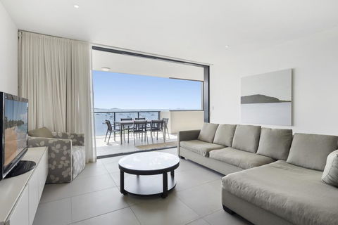3 Bedroom Ultimate Luxury Waterfront - Hobart Tourism 1