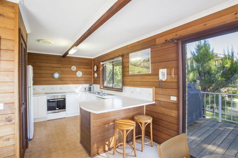 3 Shipton Cres - Heavenly Haven - Tourism TAS 2