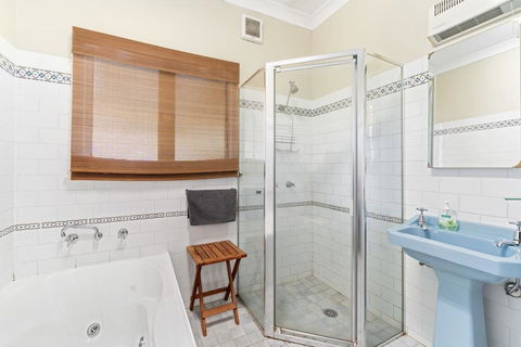3 Sisters Blue Mountains Cottage - Hobart Tourism 3