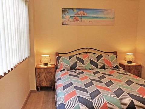 3 Tomaree Street - Cute 4 Bedroom House With Aircon In The Heart Of Town - Hobart Tourism 2