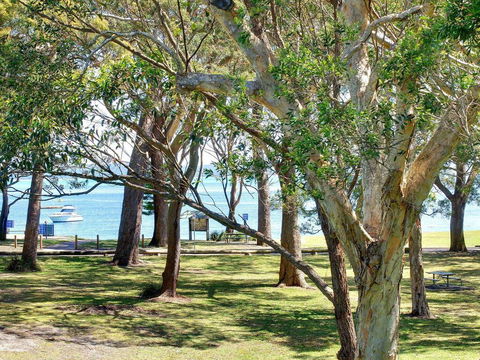 32 'Bay Parklands', 2 Gowrie Avenue - Fantastic Unit With Air Conditioning, Pool, Tennis Court & Spa - Hobart Tourism 0