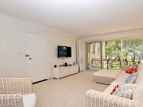 32 'Bay Parklands', 2 Gowrie Avenue - Fantastic Unit With Air Conditioning, Pool, Tennis Court & Spa - Hobart Tourism 1
