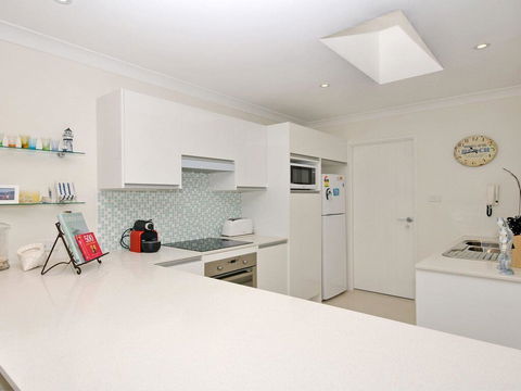 32 'Bay Parklands', 2 Gowrie Avenue - Fantastic Unit With Air Conditioning, Pool, Tennis Court & Spa - Hobart Tourism 2