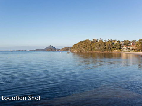 33 Gloucester St -huge Holiday House In Nelson Bay With Pool And Stunning Water Views - Hobart Tourism 3
