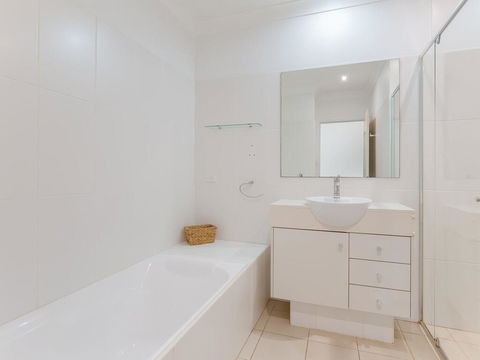 356 ' Oaks Pacific Blue', 265 Sandy Point Rd - Air Conditioned, Direct Pool Access And Suited For Disability - Tourism TAS 1