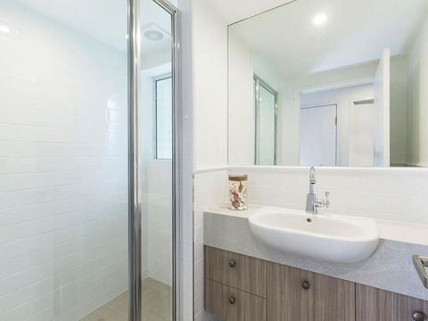 38 Yarrong Road - Hobart Tourism 1