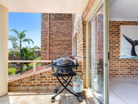 4 'Cottage Court', 6-10 Weatherly Cl - Shoal Bay & Little Beach At Your Fingertips - Hobart Tourism 2