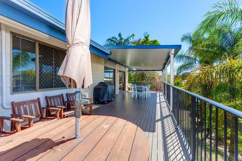 40 Rumbalara Avenue - Rainbow Beach, Entertain On The Spacious Verandah Overlooking Beautiful Rainbow Beach - Hobart Tourism 1