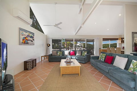 44 Cooran Court - Hobart Tourism 3
