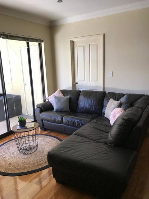 4x3 Townhouse In Rivervale - Tourism TAS 3