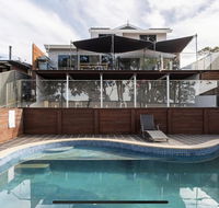 5 bedroom with POOL and Studio Vues Relaxantes - Hobart Tourism