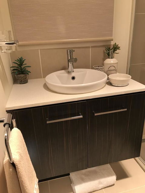 5 Star Room With Own Bathroom - Singles, Couples, Families Or Executives - Tourism TAS 3