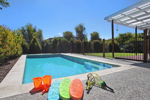 53 Northbeach Place, Mudjimba - Tourism TAS 3